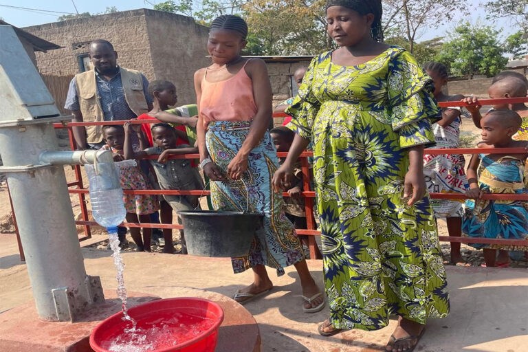 Amélioration de l’Accès à l’Eau Potable à Kasenga : Un Modèle de Développement Communautaire Inclusif